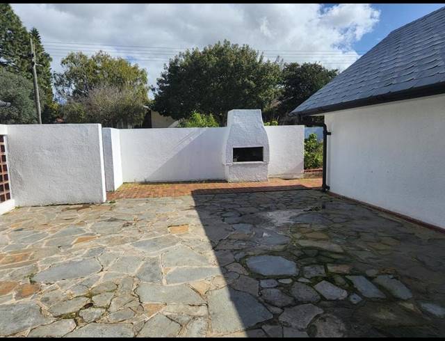 3 BEDROOM HOUSE FOR SALE IN BERGZICHT